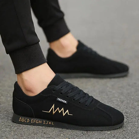 2023 Fashion Red Summer Low Men's Sneakers Canvas Shoes Comfortable Flat Vulcanized Shoes for Men Breathable Gym Mens Trainers