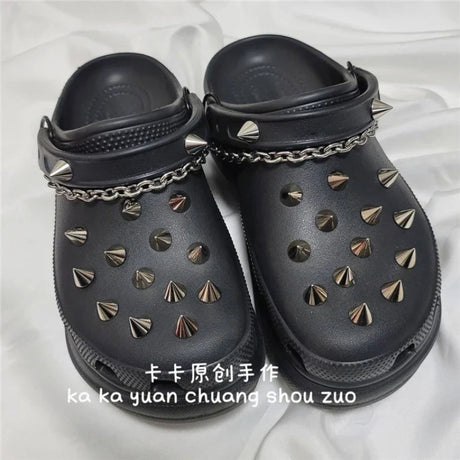 2024 Punk Metal Rivet Shoe Charms Designer Vintage Trendy Cool Clogs Shoes Accessories Hip Hop Full Metal Shoes Charms for Crocs