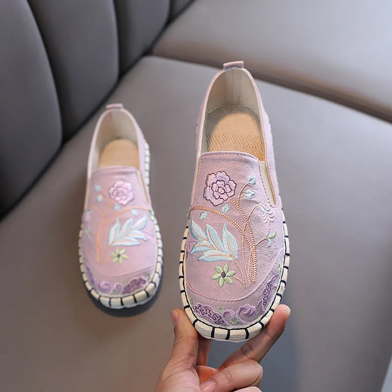 Comemore Beijing Embroidered Hanfu Shoes Woman Spring Summer 2022 Canvas Chinese National Style Flats Women's Loafers Sneaker