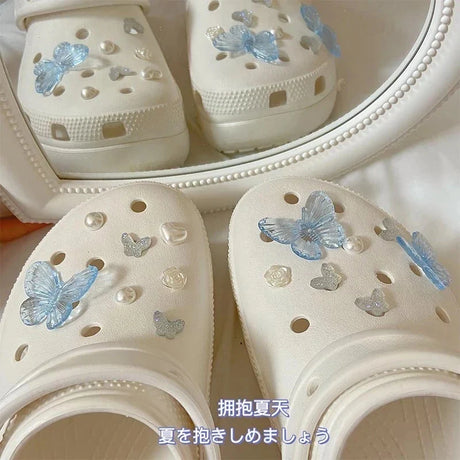 Designer Cute Shoe Charms Flowers Butterfly DIY Fashion Clogs Buckle Decorations Vintage Luxury Shoe Charms for Crocs 2024 New