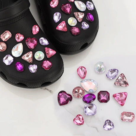 Designer Cute Shoe Charms Flowers Butterfly DIY Fashion Clogs Buckle Decorations Vintage Luxury Shoe Charms for Crocs 2024 New