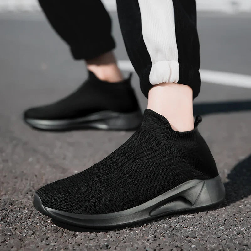 Fashion Casual Shoes Men Luxury Outdoor Couples Sneakers Designer Slip-on Sock Shoes Breathable Men Sport Shoes Chaussure Homme