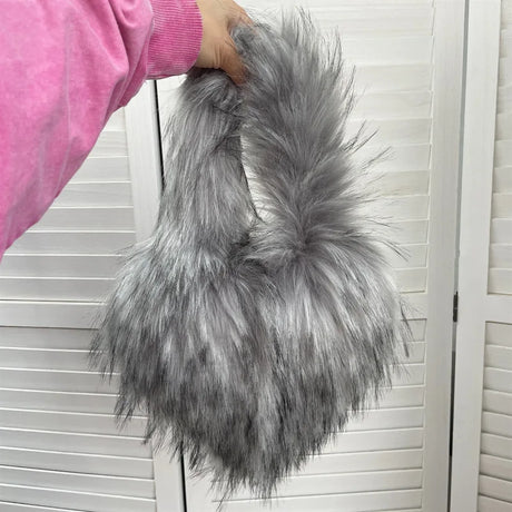 Faux Fur Shoulder Bag Heart Shaped Fluffy Plush Crossbody Bags for Women Oversized Tote Bags Lady Shopper Vintage Gothic Bags