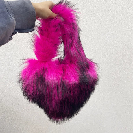 Faux Fur Shoulder Bag Heart Shaped Fluffy Plush Crossbody Bags for Women Oversized Tote Bags Lady Shopper Vintage Gothic Bags