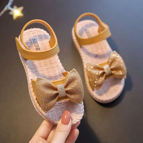 Girls' Sandals Summer New Korean Version Zhongda Children's Casual Flat Soft Sole Princess Shoes Versatile Little Girls' Beach S