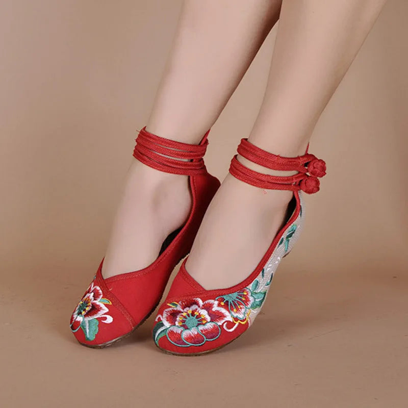 Fashion Embroidery Women Shoes Chinese Style Cloth High Top Casual Flat Shoes Woman Floral Dance Shoes Plus Size EU35-43 WSH2288