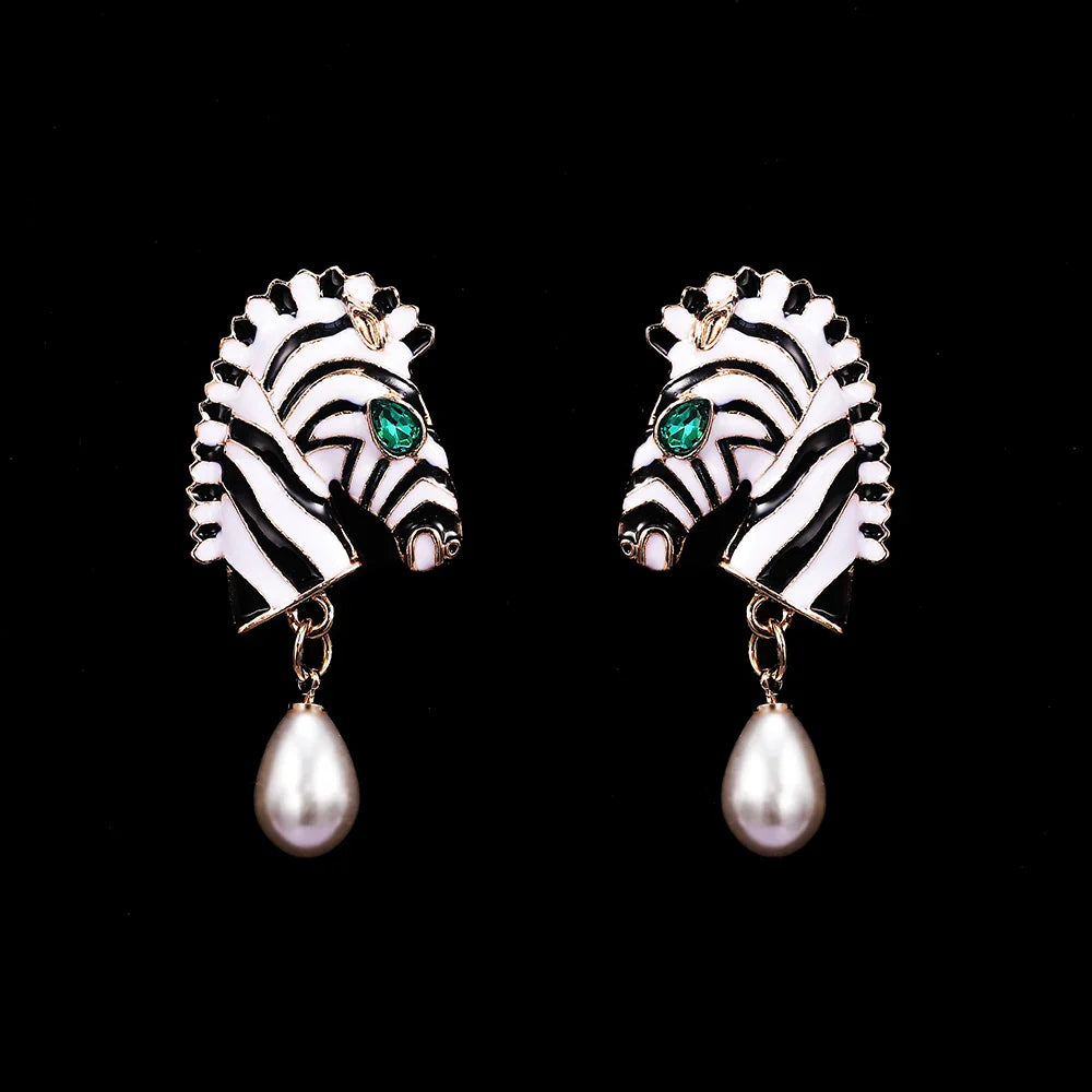 Huitan Fashion Zebra Head Shape Drop Earrings Women Black/White Color Animal Earring for Cocktail Party Female Statement Jewelry