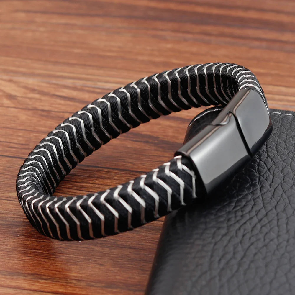 Punk Threaded Button Metal Weaving Bracelet for Men Women Stainless Steel Twining Classic Style Charm Black High Quality