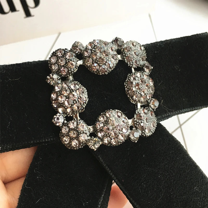 free shipping fashion Female woman 2017Korean black velvet handmade retro square diamond bow brooch cute lady corsage decorative