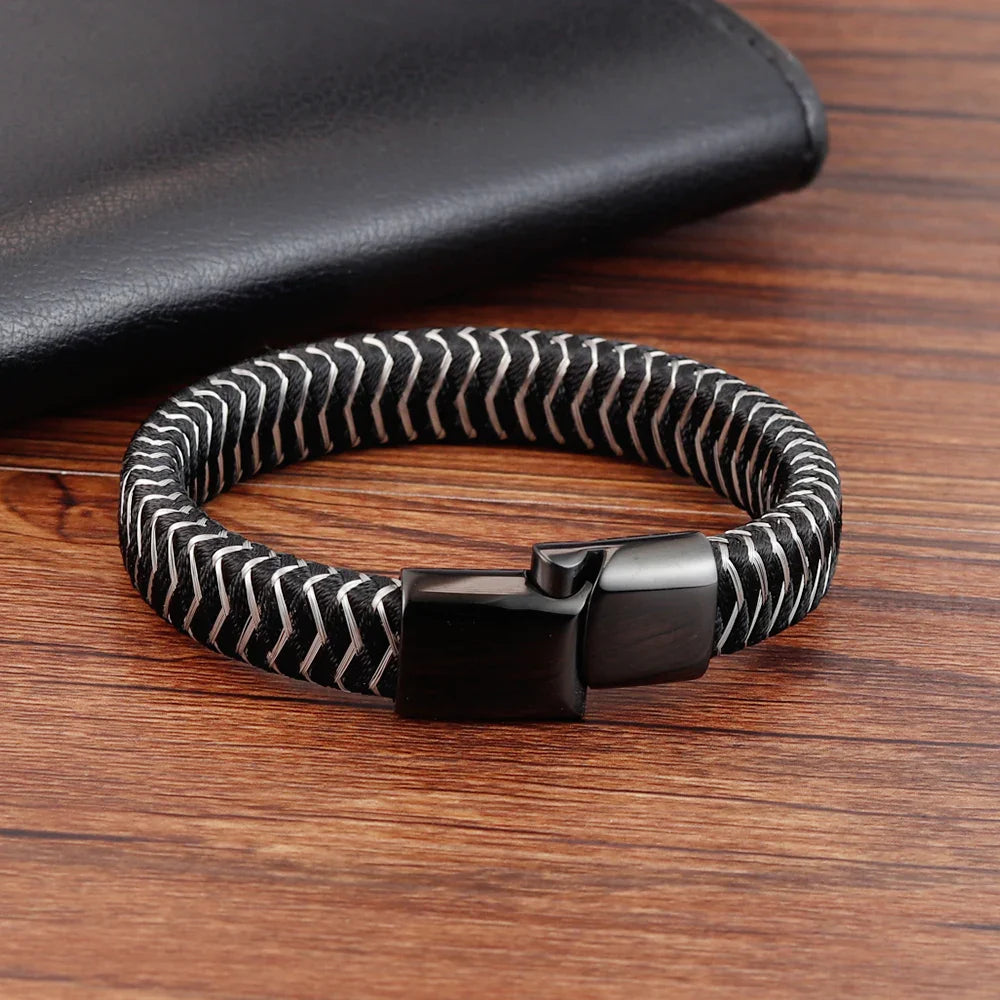 Punk Threaded Button Metal Weaving Bracelet for Men Women Stainless Steel Twining Classic Style Charm Black High Quality