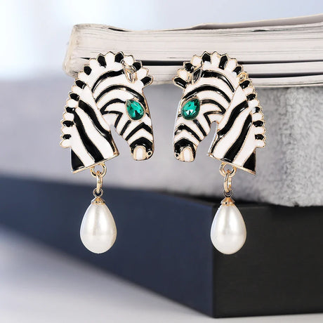 Huitan Fashion Zebra Head Shape Drop Earrings Women Black/White Color Animal Earring for Cocktail Party Female Statement Jewelry