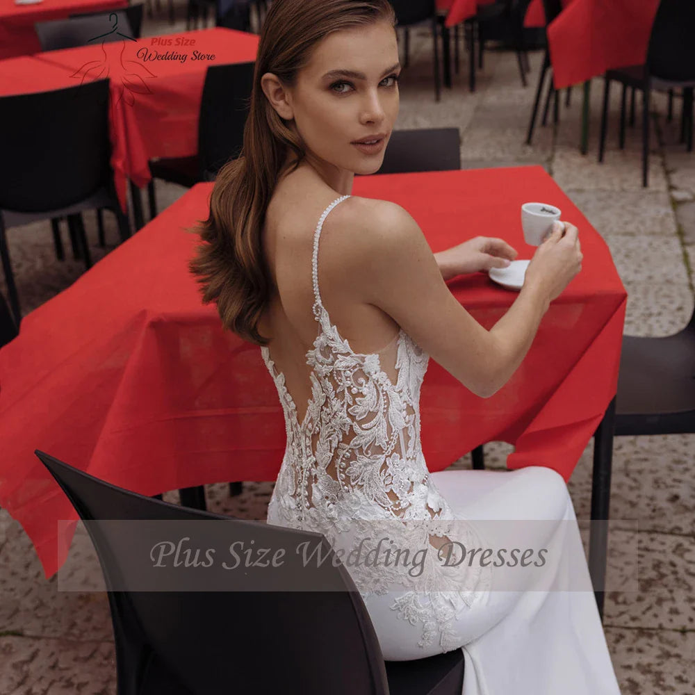 High Quality Spaghetti Straps Wedding Dresses V-Neck Backless Bride Gowns Lace Appliques Sweep Train Mermaid Vestido De Noiva