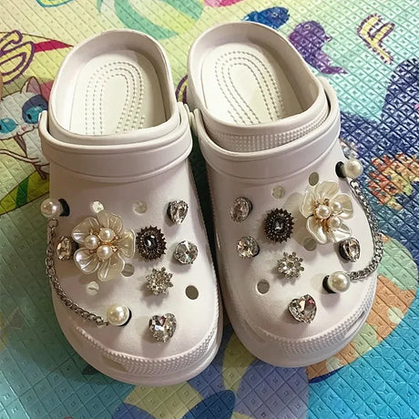 Luxury Shoe Charms for Crocs Designer Brand Vintage DIY Clogs Decorations Elegant Fashion Women Shoe Accessories Bow Rhinestone