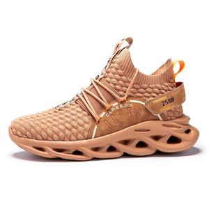 Men's Clay Free Roam Sneaker