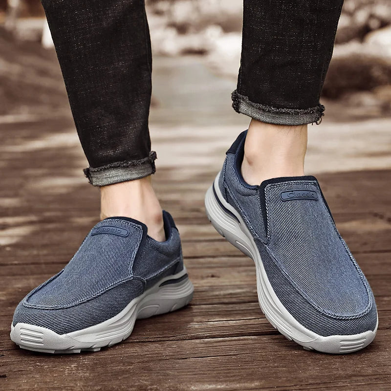 Men's Casual Shoes Canvas Breathable Loafers Men 2022 New Male Comfortable Outdoor Walking Shoes Classic Loafers Men Sneakers