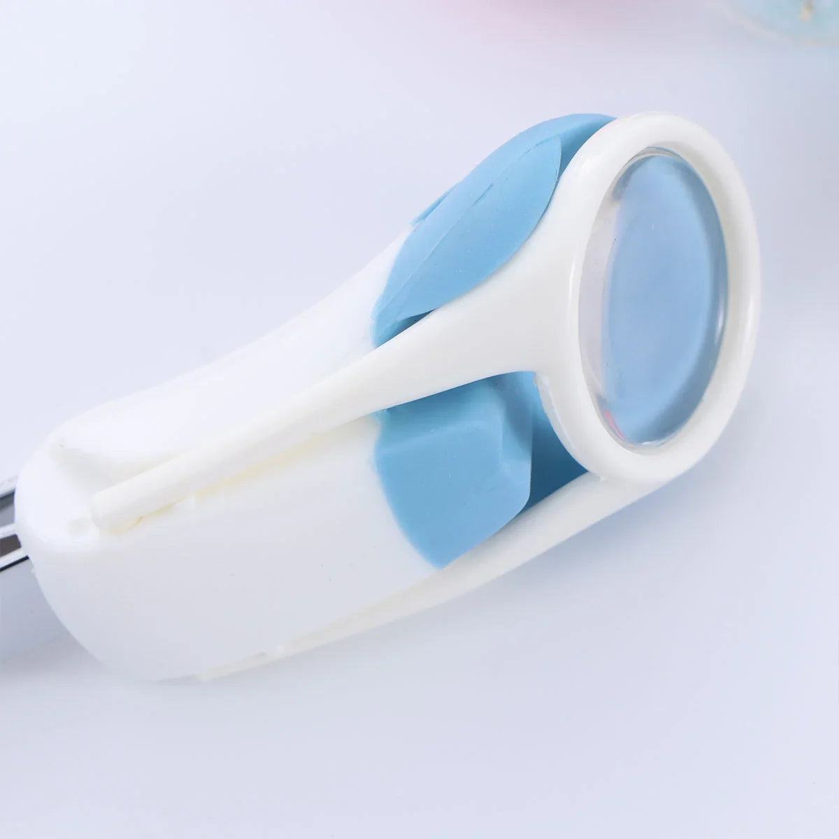 Nail Clipper Baby Safe Nail Care Steady Grip Infant Clipper Baby Safe Nail Clipper Trimmer with Magnifying Glass (Random Color)