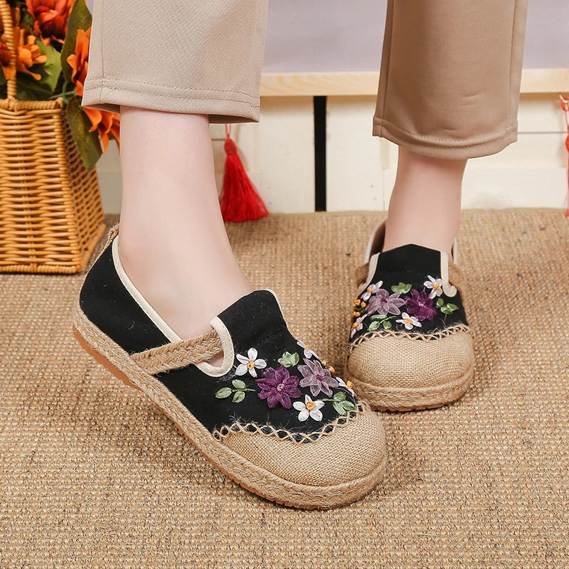 New Embroidery Flowers Flats for Women 2023 Autumn Comfortable Canvas Casuals Shoes Woman Chinese Style Espadrille Shoes Female