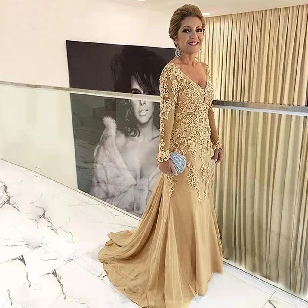 New Gold Lace Mother Of The Bride Dresses Mermaid Long Sleeves Applique V Neck Elegant Mother Dresses For Wedding Formal Party