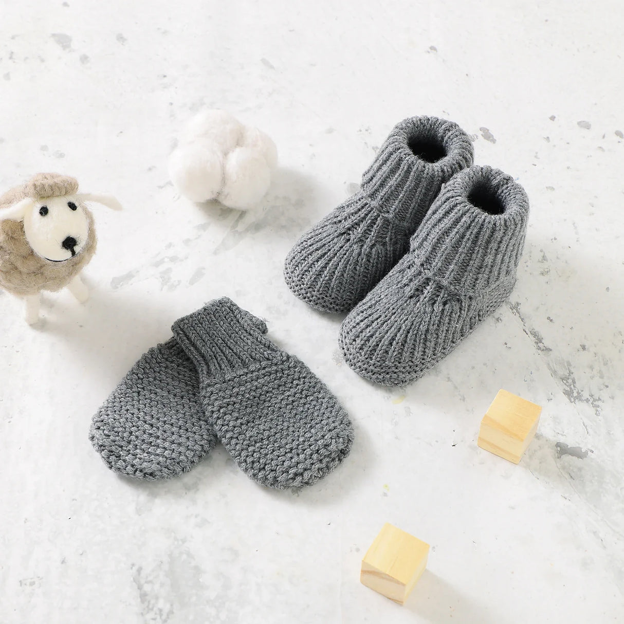 Newborn Baby Shoes + Gloves Set Knit Infant Girl Boy Boots Mitten Fashion Solid 2PC Toddler Kid Slip-On Bed Shoes Handmade 0-18M