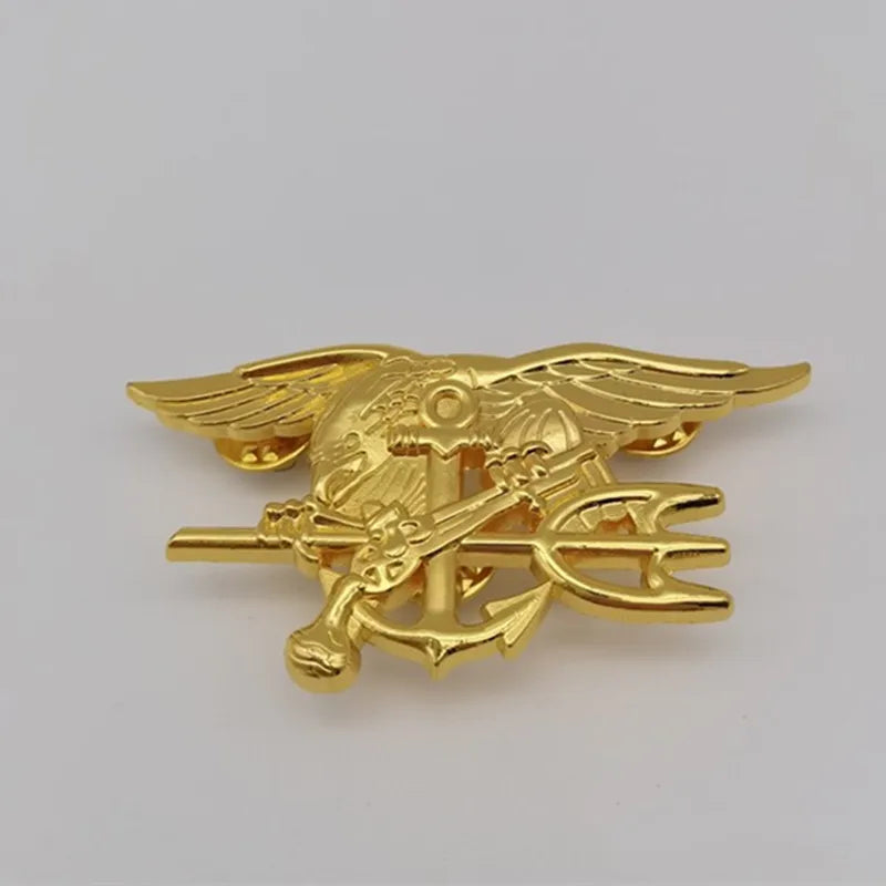 Classic Men Brooches Vintage WWII USAF Wings Military Command Pilot Metal Wings Metal Badge Pin Army Fans Nostalgic souvenirs