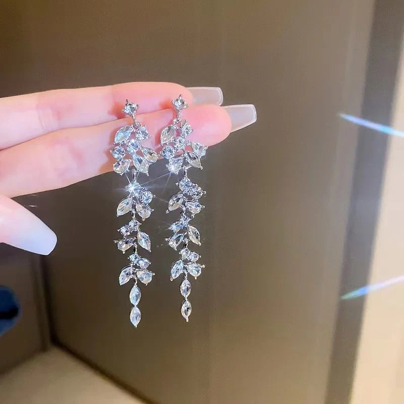 2023 New Fashion Trend Unique Design Elegant Delicate Zircon Tassel Pearl Earrings Women Jewelry Party Premium Gifts Wholesale