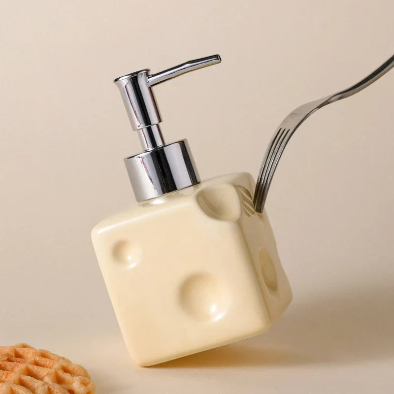 European Creative Cheese Soap Dispenser Ceramic Emulsion Bottle Bathroom Decoration Shampoo Water Bottle Press Bottle 280ML