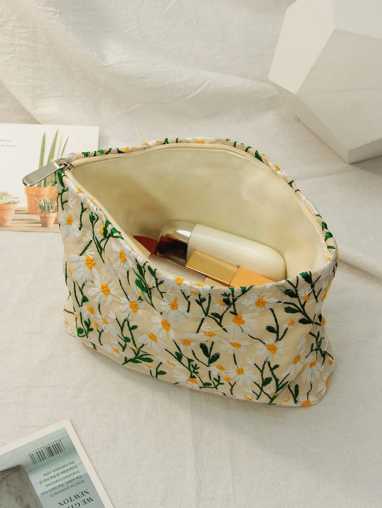 New Arrival Embroidery Aaisies Flower Makeup Bag Women's Art Simple Portable  Large Capacity Storage Case