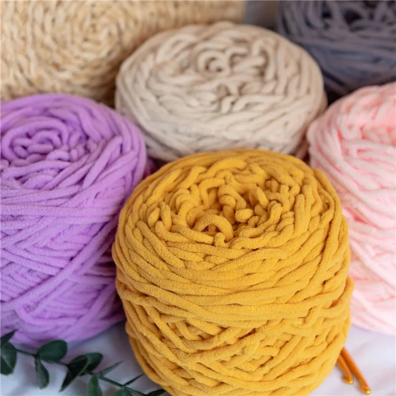 100g Chenille Knitting Yarn Crocheting Hair Soft and Comfortable Knitting Crochet Yarn for Hand Knitting Sweaters and Hats Knit