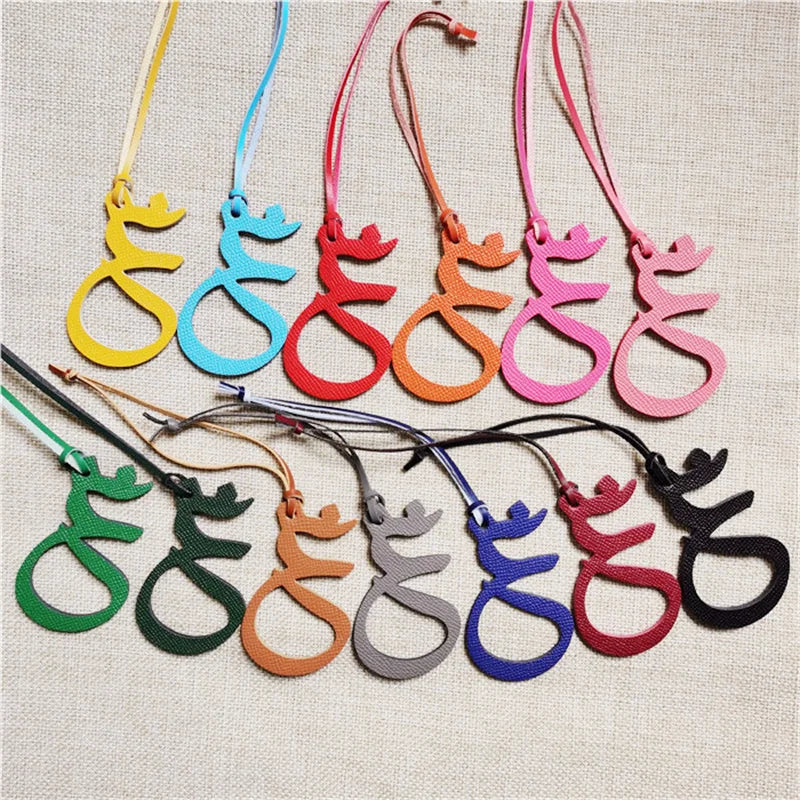 Wholesale  Personalized Real Natural Leather Character Alphabet Arabic Letter Keychain Backpack Pendant Ladies Women Bag Charm