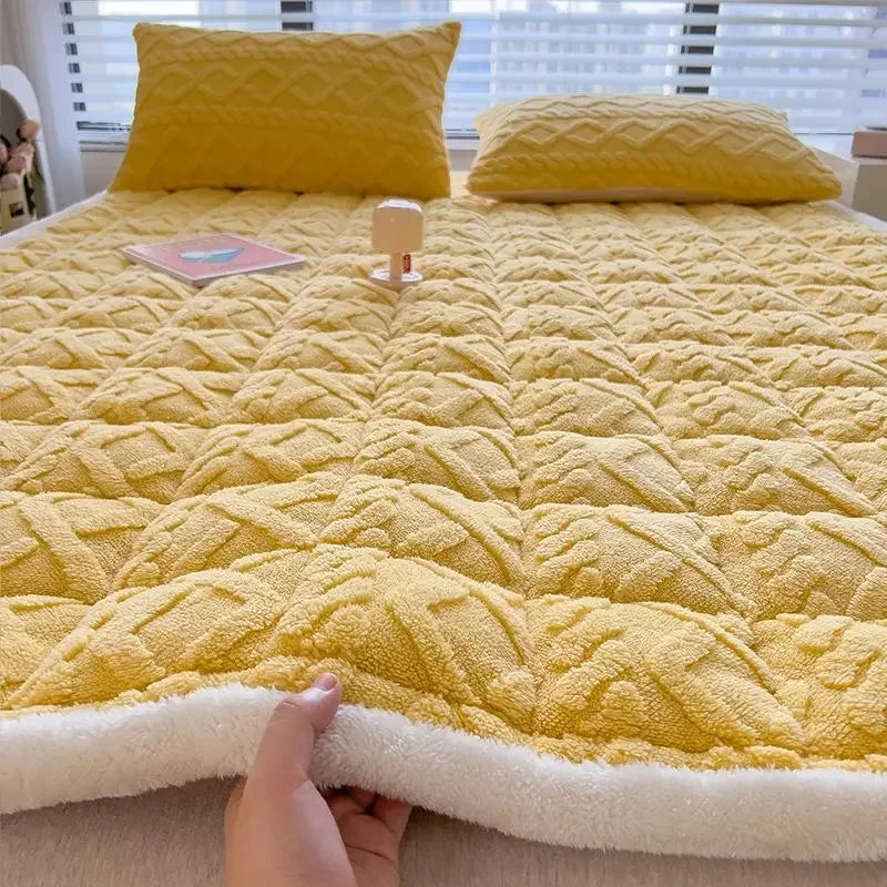 Winter Soft Fleece Mattress Toppers Home Dormitory Single Double Bedspread Fold Bed Sheets Thin Tatami Mat Warm Mattress Cover