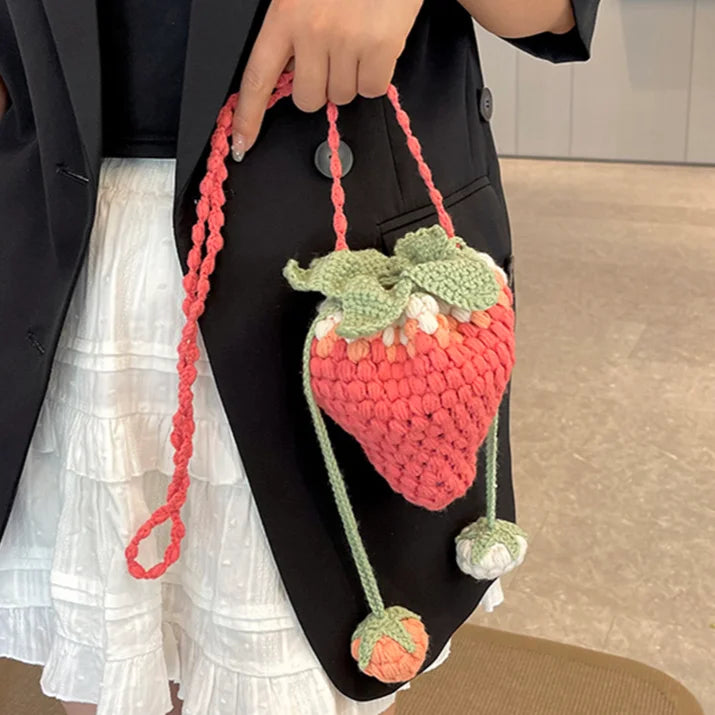 DIY Personalized Strawberry Crochet Sling Purses 2023 Novelty Handmade Wool Knitted Satchel Bag Cartoon Cute Small Crossbody Bag