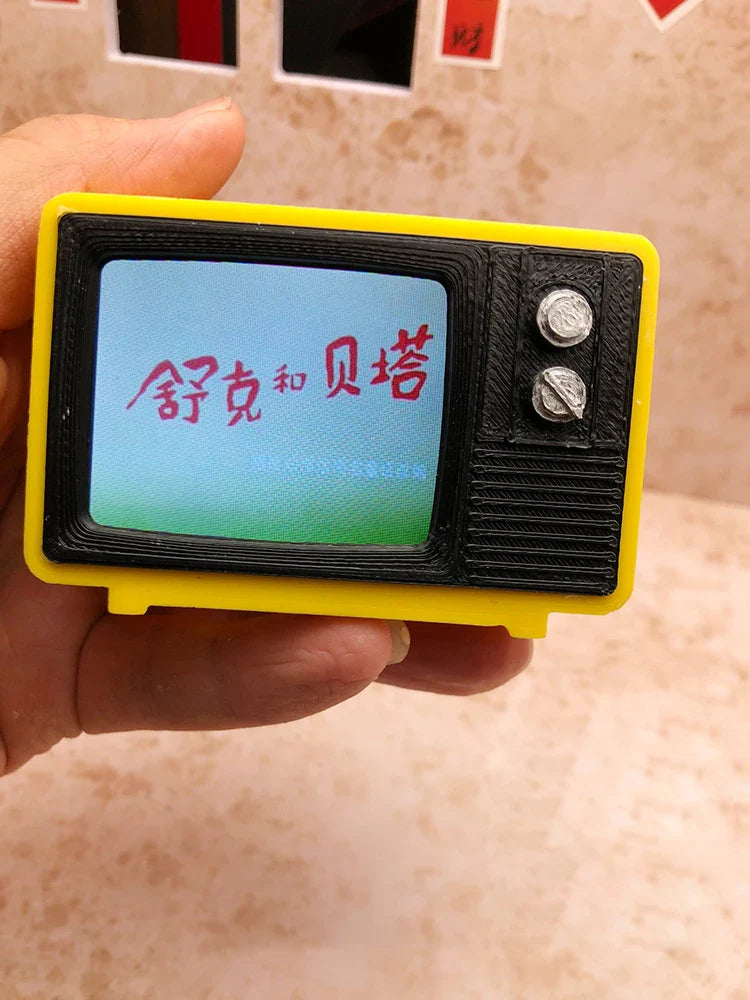 Retro Mini TV Television Watch Dollhouse Scene Model Miniature TV Model Toys Kitchen Furniture Playable video