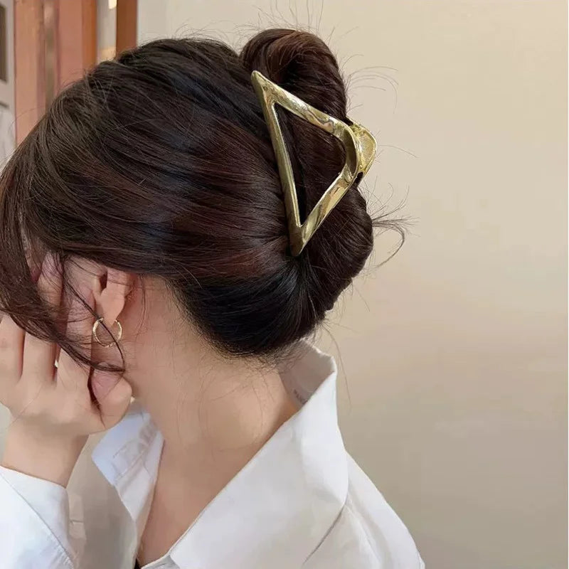 Metal Geometric Triangle Hair Claws Girls Popular Hair Catches Hair Clips Hair Accessories For Women Fashion Hairpins Hairgrips