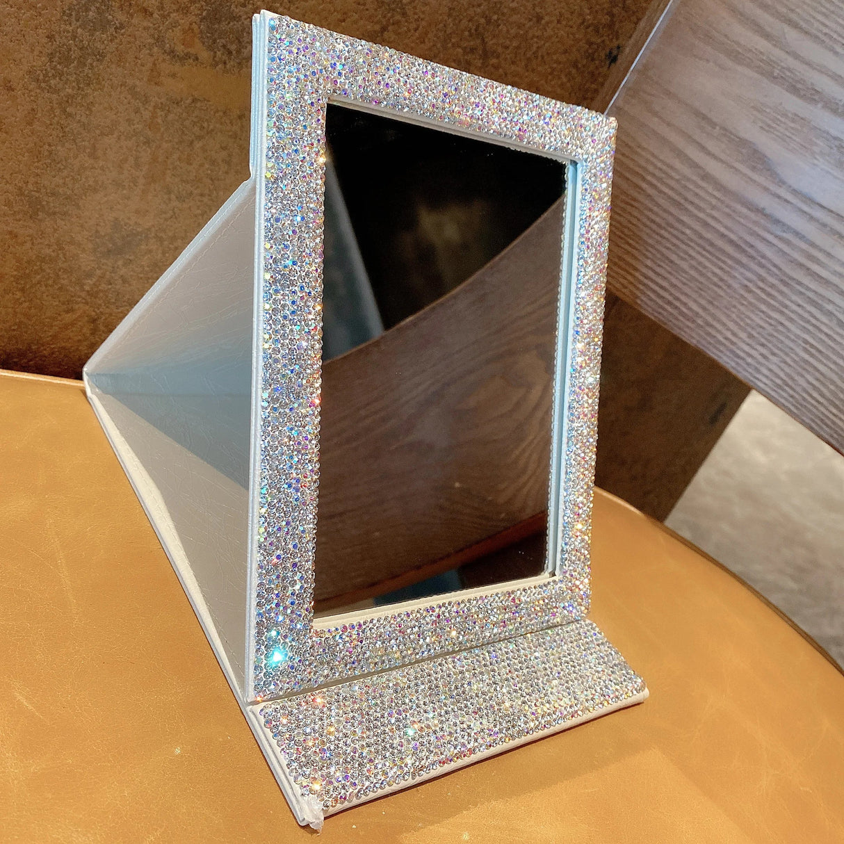 Diamond-encrusted high-definition folding mirror glitter powder leather girl portable makeup mirrors