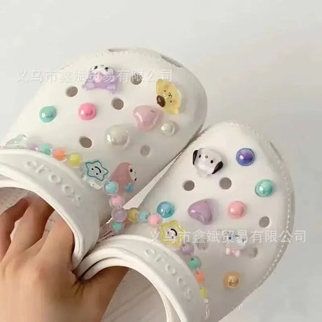 Cute Shoe Charms Decoration Fit Sandals Decorate Crooo Charms Jibz Hello Kitty Cinnamoroll Kuromi Kids X-mas Party Gifts