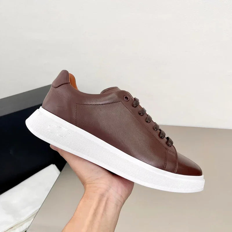 2022 new, high-end quality luxury designer, men's sports shoes, decorated with rich texture calf leather details.