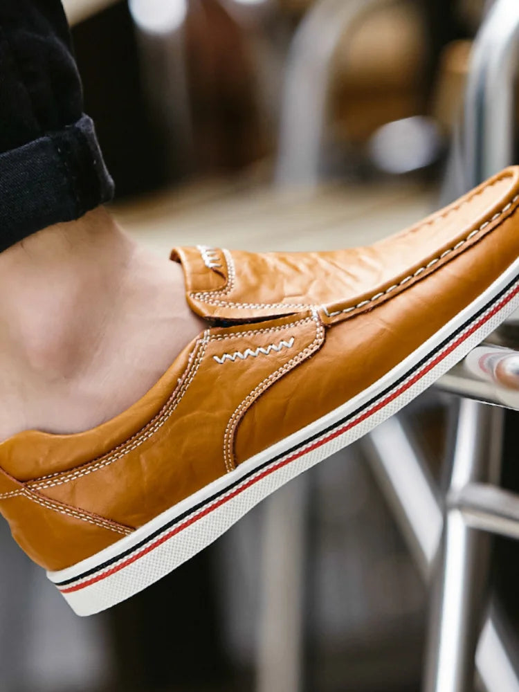 Men Leather Boat Shoes Casual Flats Moccasins Homme Driving Loafers Shoes Slip on Breathable Moccasins Hand Sewing Men Shoes