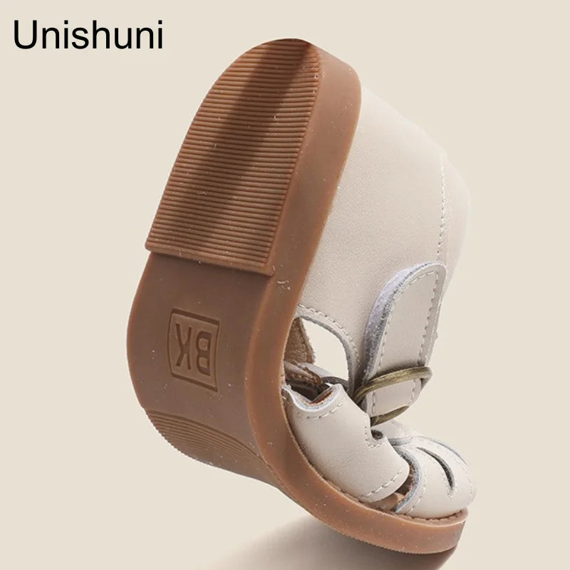 Unishuni Girls Half Sandal Kids Genuine Leather Shoes Children’s Hollow Out Spring Summer Shoe Heart Design Retro Princess Flats