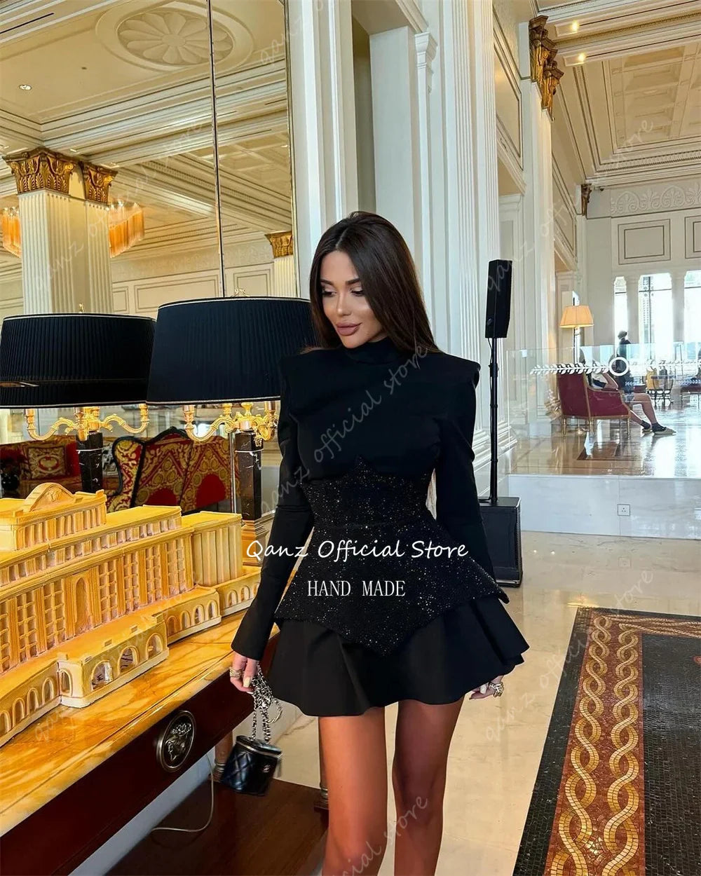 Qanz Sparkle Long Sleeves Prom Dresses Black Satin High Neck Short Cocktail Kleider A Line Plus Size Club Party Nigh Dresses