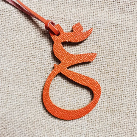 Wholesale  Personalized Real Natural Leather Character Alphabet Arabic Letter Keychain Backpack Pendant Ladies Women Bag Charm