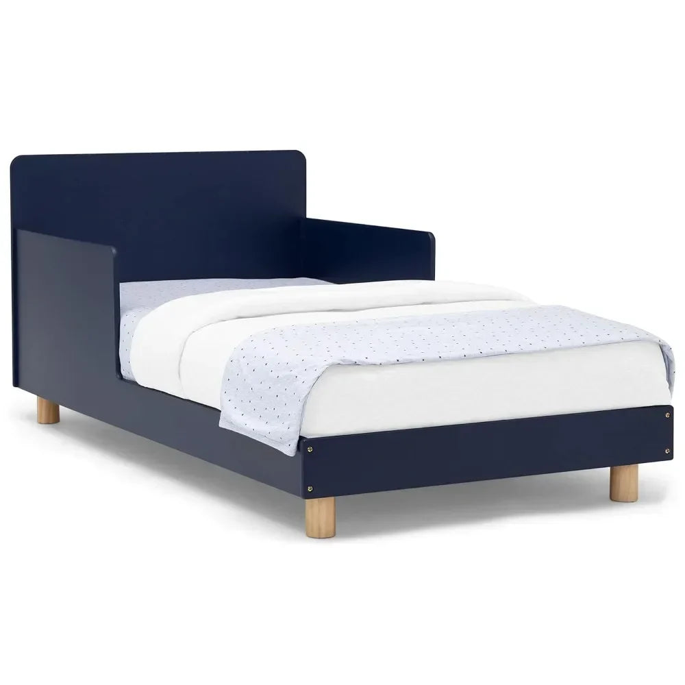 Child bed with two guardrails at the head, capable of accommodating a 50 pound child bed