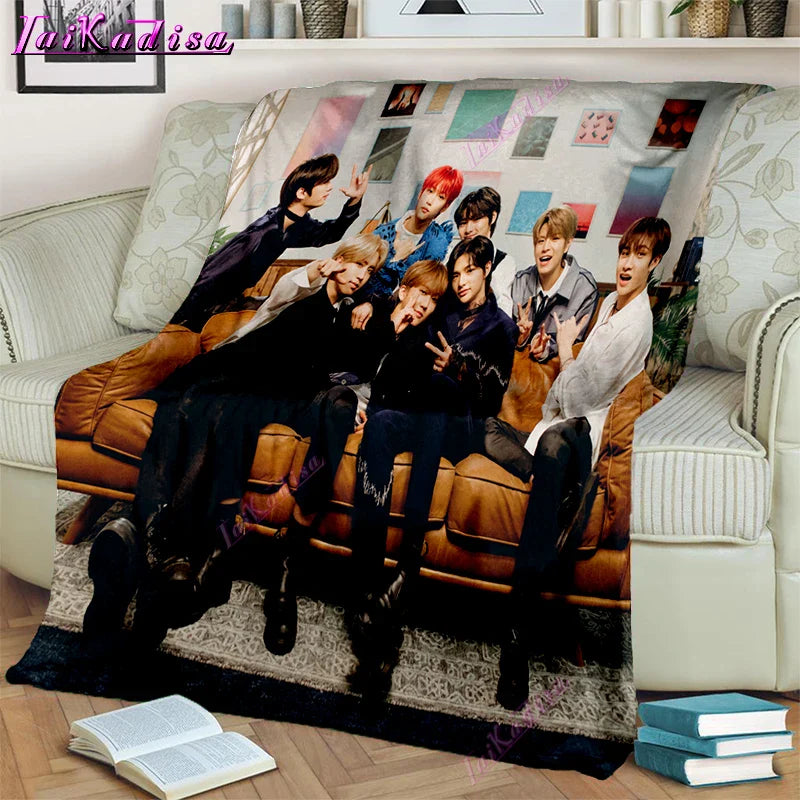 Stray Kids Blanket Soft Sofa Cover Kpop Singer Throw Blanket Fleece Blanket Lightweight Warm Bed Blankets for Bedroom Couch