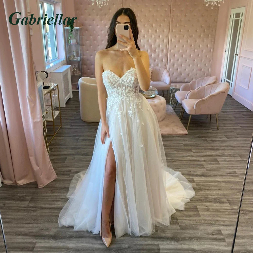 Gabriellar Elegant Sweetheart Wedding Dresses A Line Appliques Tulle High Slit Sleeveless Chapel Train Vestido De Casamento