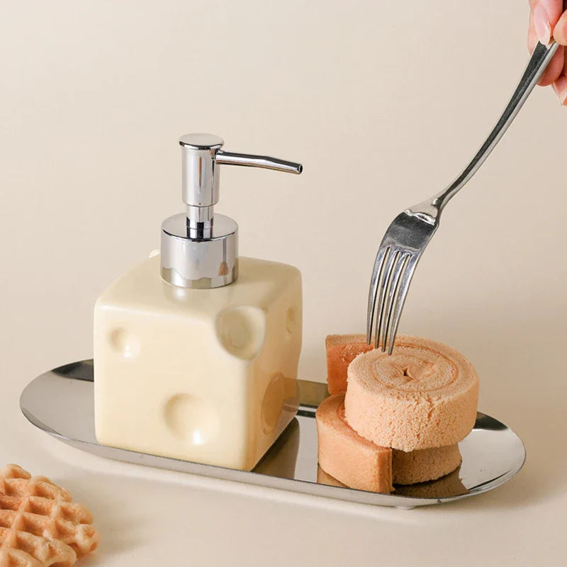 European Creative Cheese Soap Dispenser Ceramic Emulsion Bottle Bathroom Decoration Shampoo Water Bottle Press Bottle 280ML