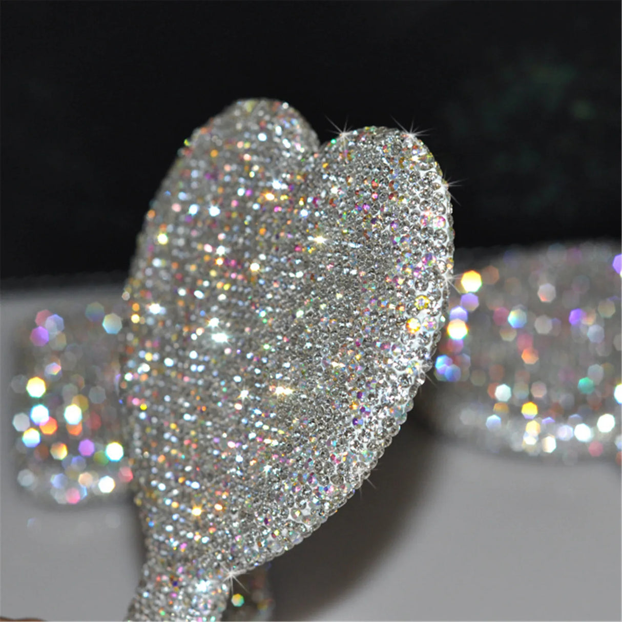 Luxury Diamond Hand Mirror Love Heart Mirror Female Handle Makeup Cosmetic Beauty Tools Handheld Vanity Make Up Mirror for Girls