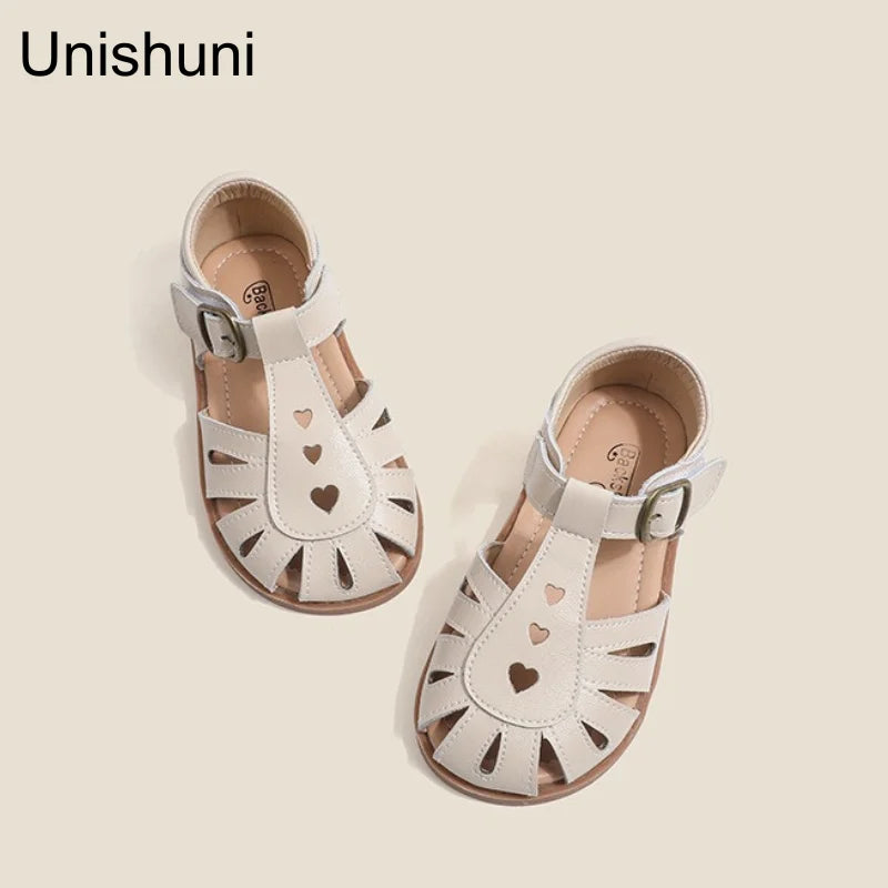 Unishuni Girls Half Sandal Kids Genuine Leather Shoes Children’s Hollow Out Spring Summer Shoe Heart Design Retro Princess Flats