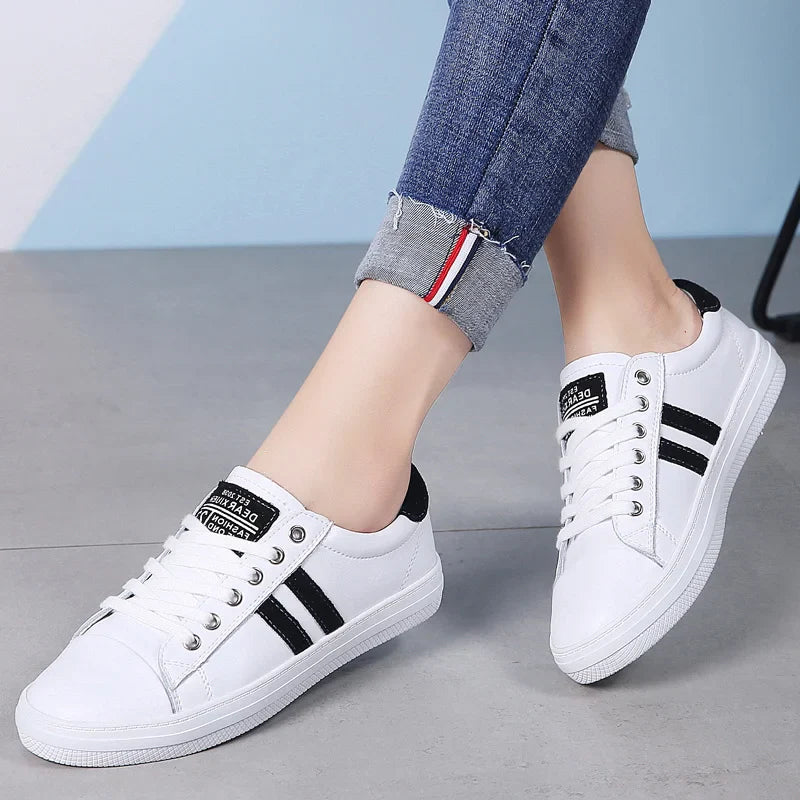 2024 Women's Genuine Leather Sneakers Women Casual Fashionable Sports Shoes Vulcanized White Flat Shoe Ladies White Sneakers