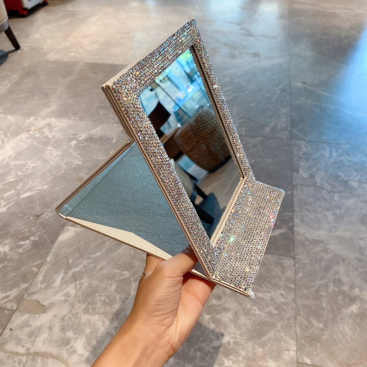 Diamond-encrusted high-definition folding mirror glitter powder leather girl portable makeup mirrors