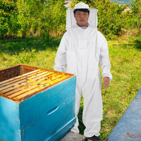 Beekeeping Suit Professional Beekeeping Supplies Cotton Suit With Round Veil Easy to Wear Large Beekeeper Clothing for Men Women