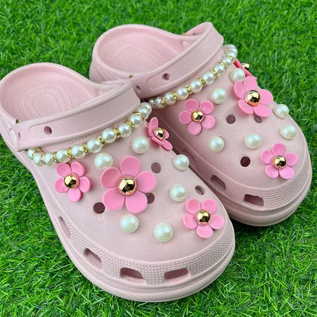 Fashion Elegant Hole Shoe Charms for Flower Pearl Clogs Jeans Cartoon Cute  Charms Designer Vintage Luxury Shoe Decorations NEW